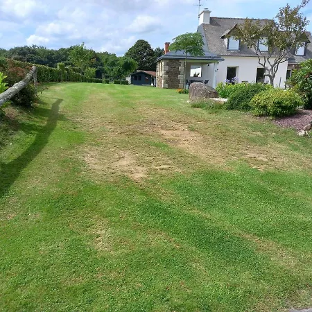 Holiday home In With Garden Epiniac